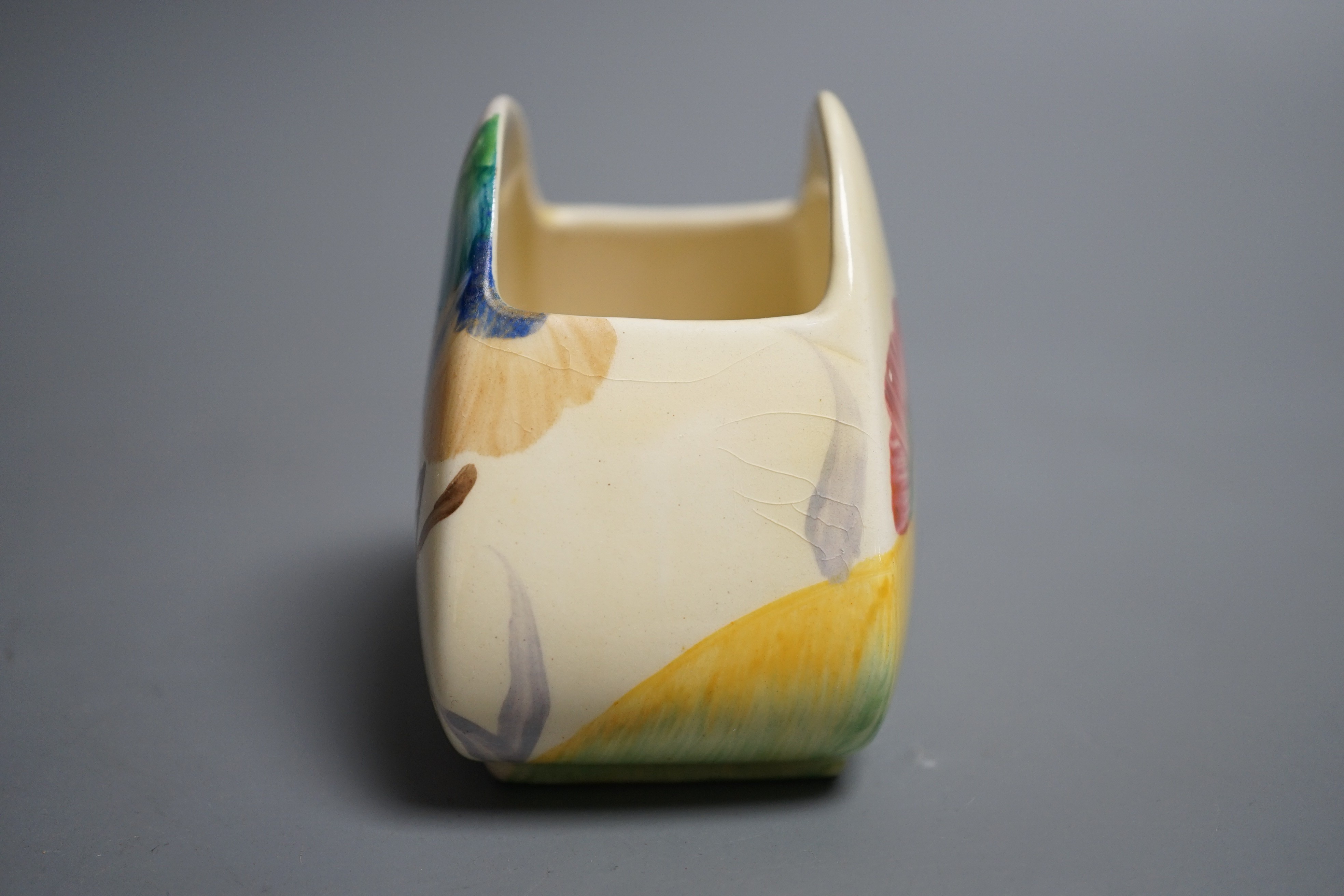 A Clarice Cliff Rhodanthe pattern pot, 7 cms high